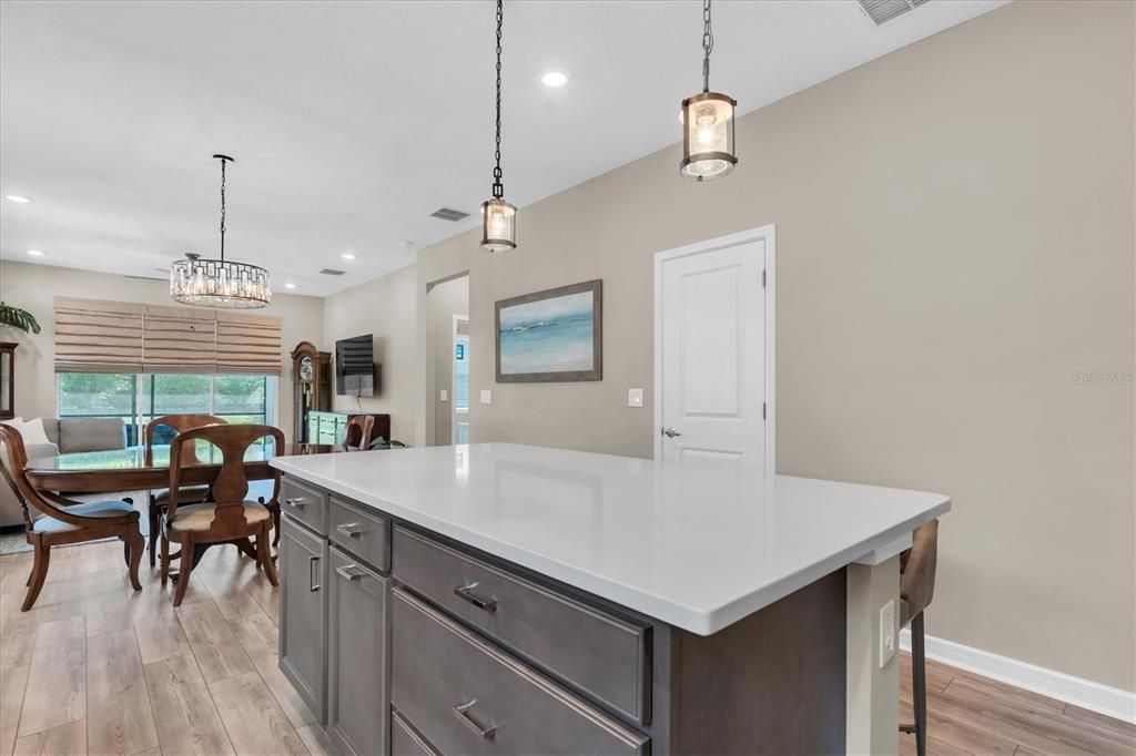 For Sale: $360,000 (2 beds, 2 baths, 1400 Square Feet)