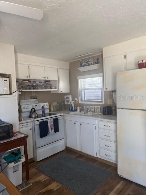 For Sale: $87,500 (1 beds, 1 baths, 480 Square Feet)