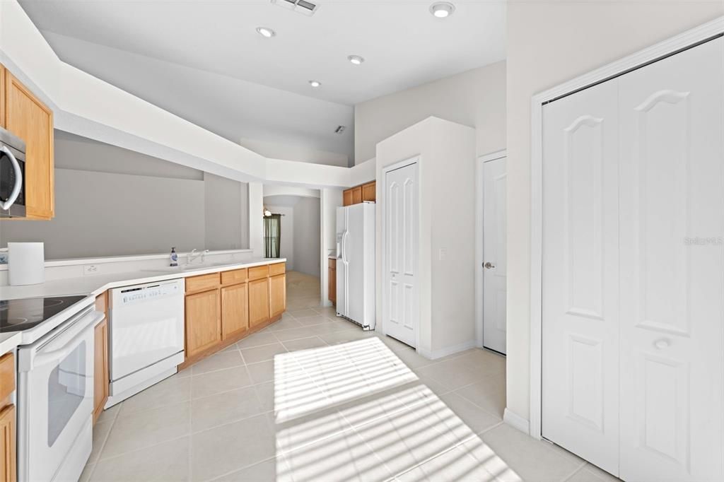 En Venta: $346,000 (4 camas, 3 baños, 1804 Pies cuadrados)
