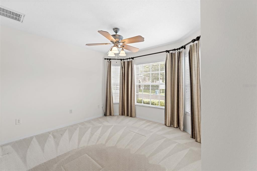 En Venta: $346,000 (4 camas, 3 baños, 1804 Pies cuadrados)
