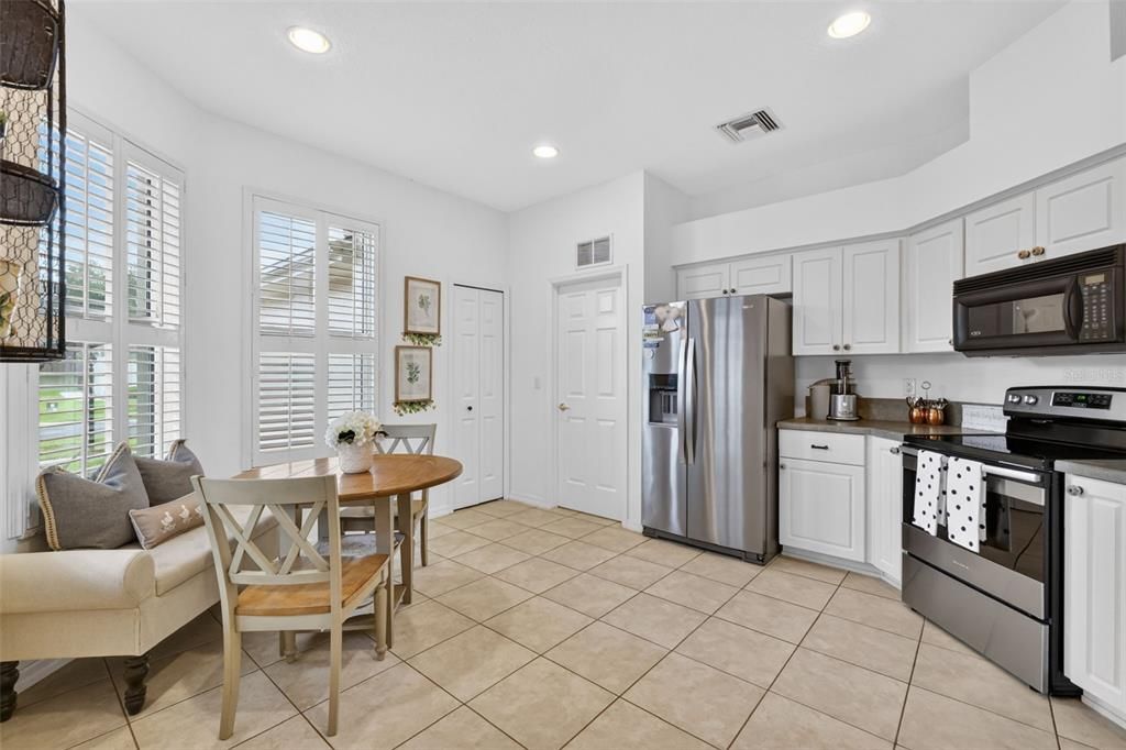 For Sale: $330,000 (3 beds, 2 baths, 1641 Square Feet)