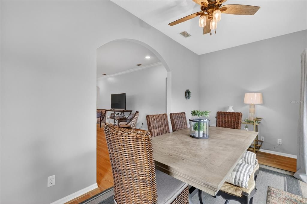 For Sale: $330,000 (3 beds, 2 baths, 1641 Square Feet)