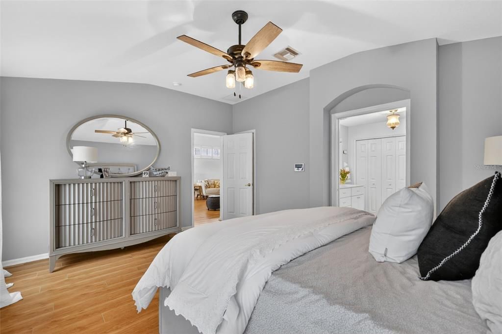 For Sale: $330,000 (3 beds, 2 baths, 1641 Square Feet)