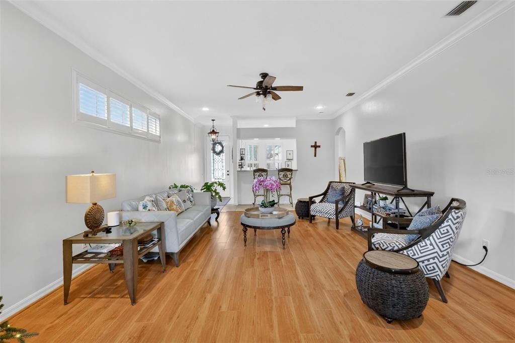 For Sale: $330,000 (3 beds, 2 baths, 1641 Square Feet)