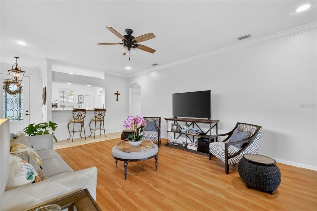 For Sale: $330,000 (3 beds, 2 baths, 1641 Square Feet)