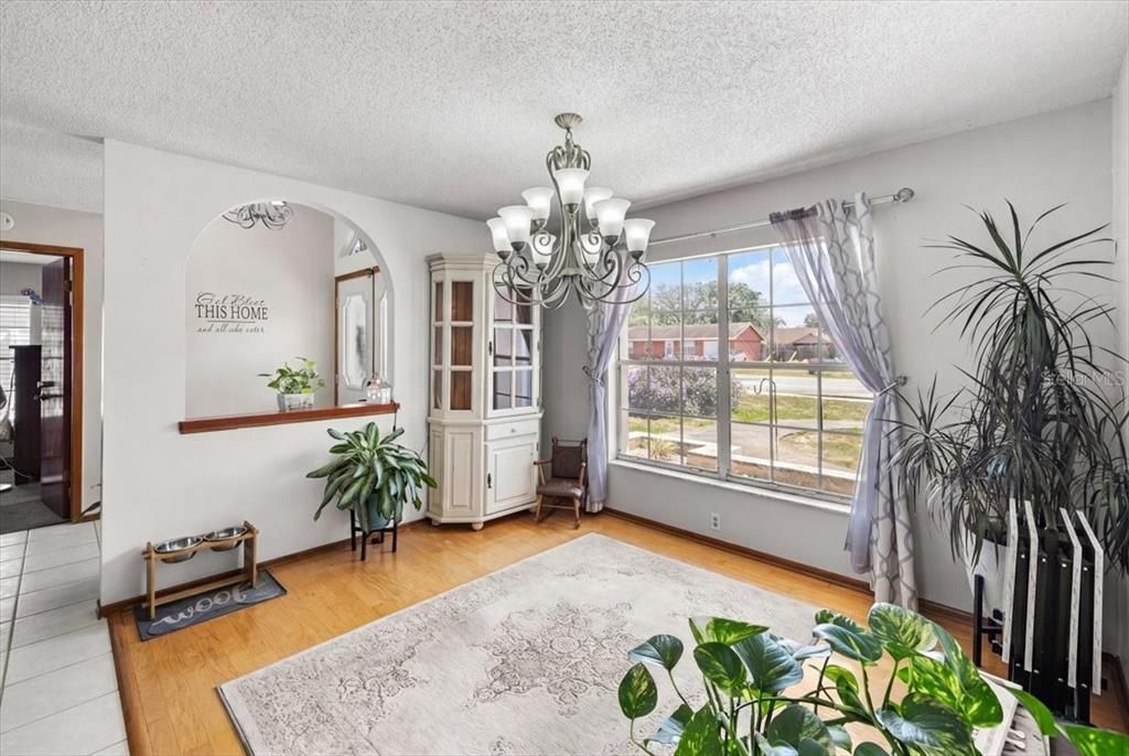 En Venta: $310,000 (3 camas, 2 baños, 1542 Pies cuadrados)