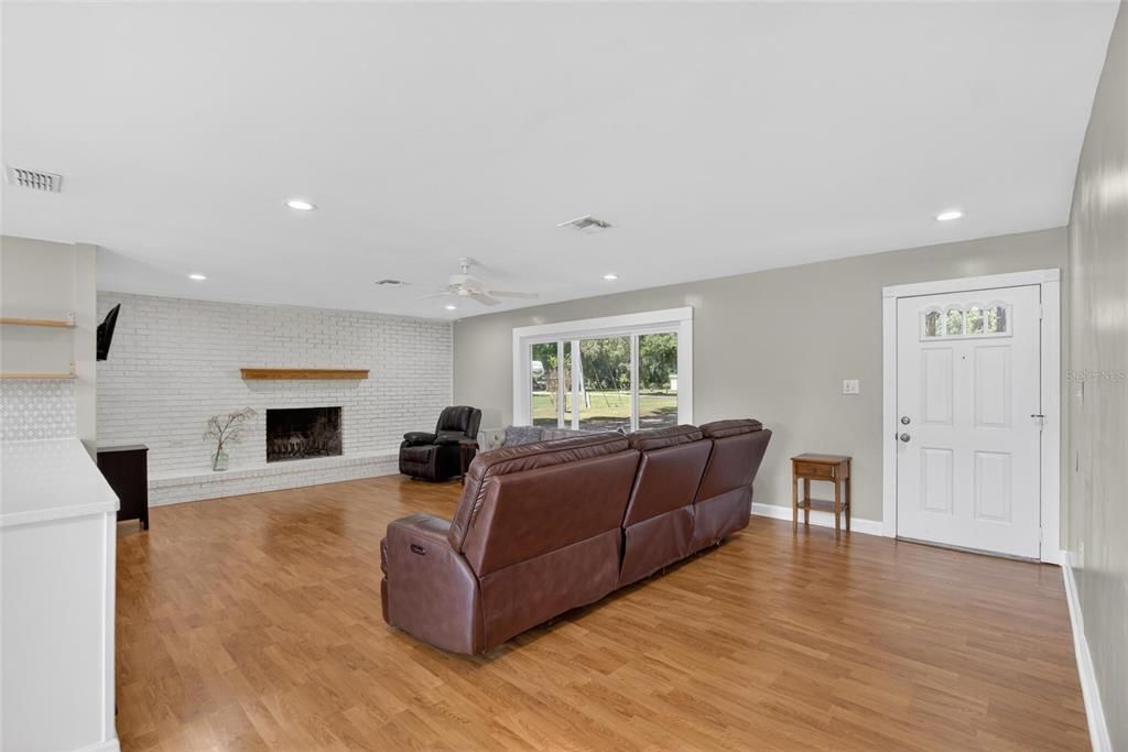 For Sale: $480,000 (3 beds, 2 baths, 1450 Square Feet)