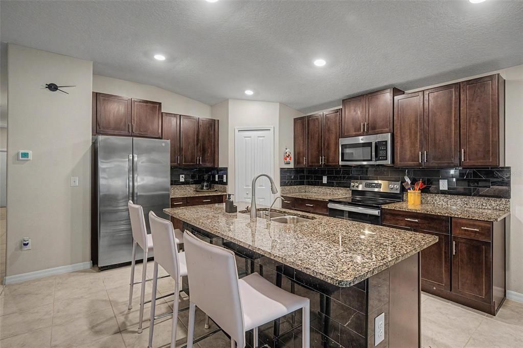 For Sale: $378,000 (4 beds, 2 baths, 1936 Square Feet)