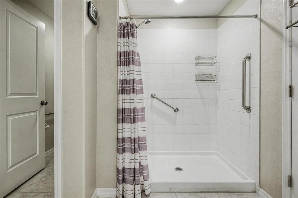 For Sale: $378,000 (4 beds, 2 baths, 1936 Square Feet)