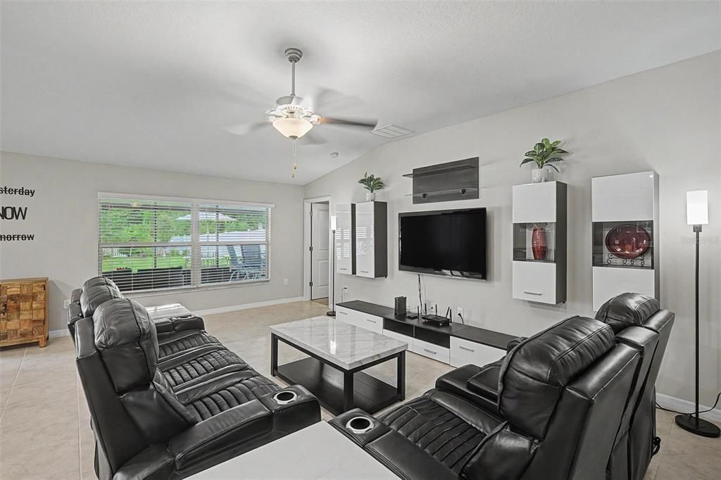 For Sale: $378,000 (4 beds, 2 baths, 1936 Square Feet)