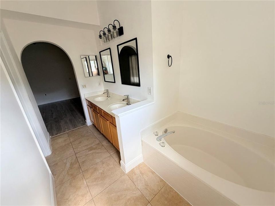 В аренду: $2,400 (3 спален, 2 ванн, 1632 Квадратных фут)