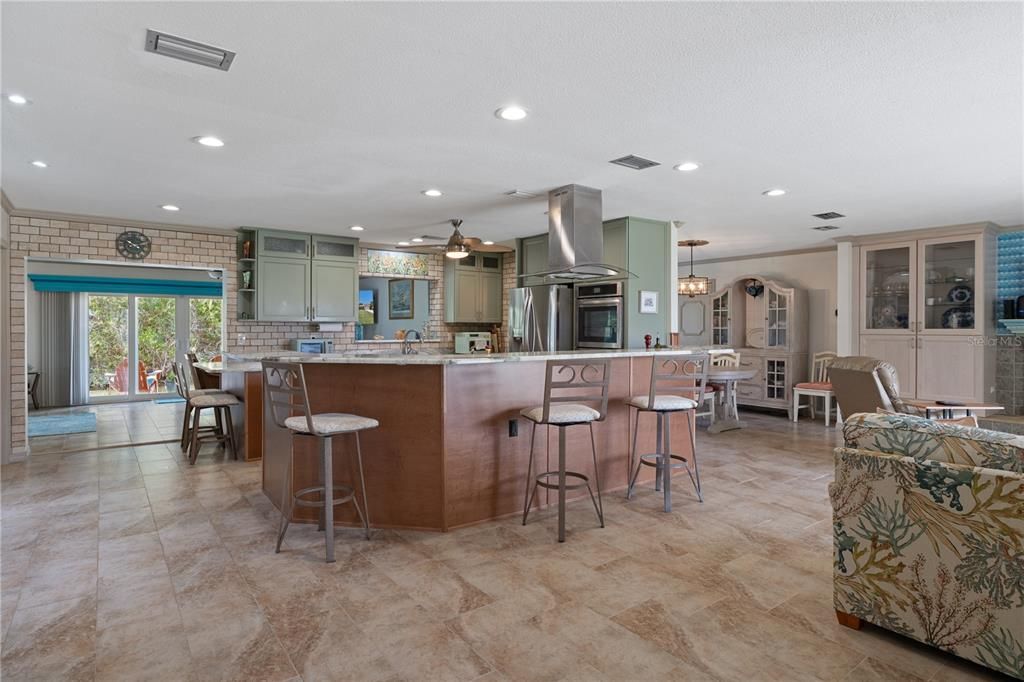 For Sale: $785,000 (3 beds, 2 baths, 2064 Square Feet)