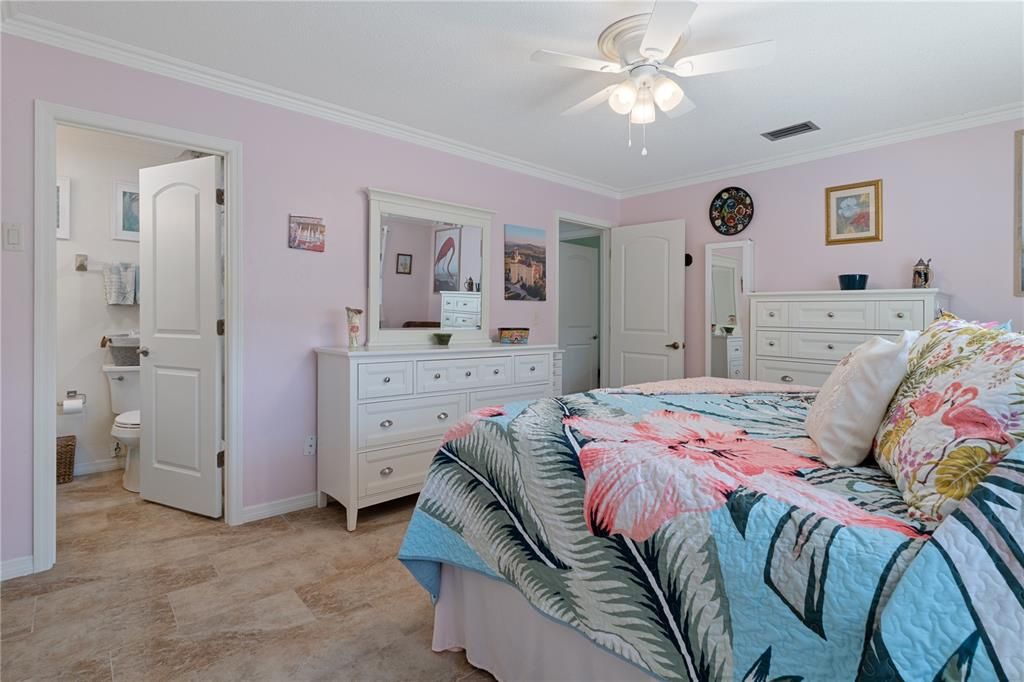 For Sale: $785,000 (3 beds, 2 baths, 2064 Square Feet)