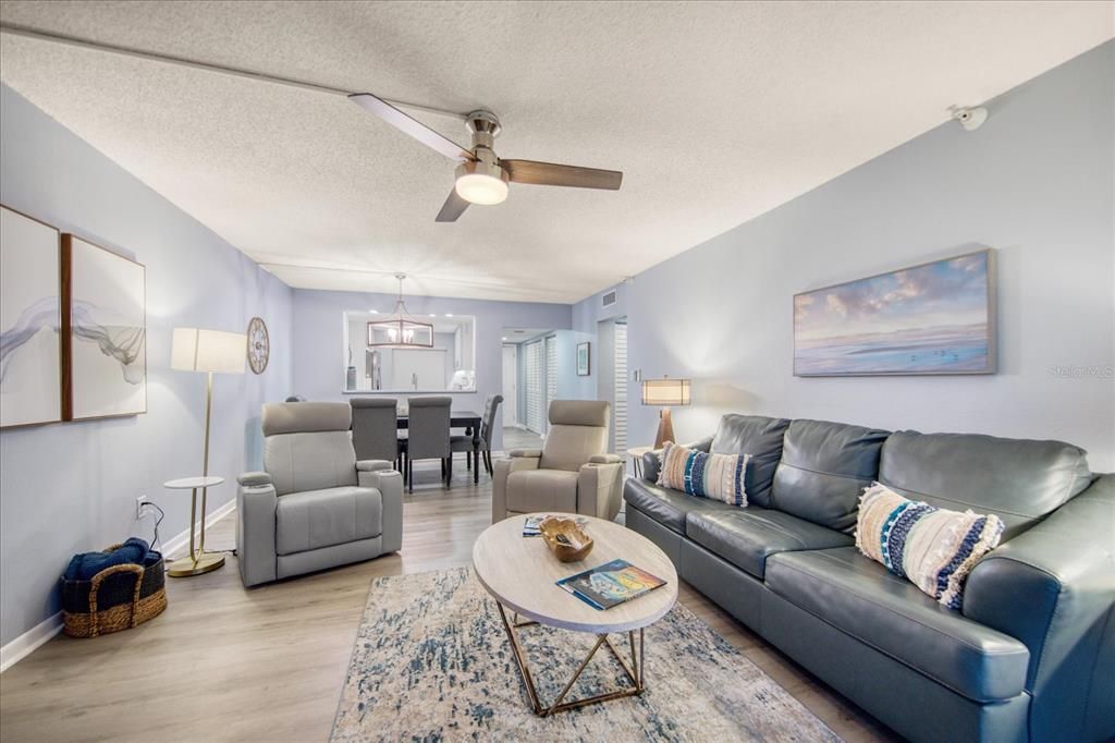 For Sale: $925,000 (2 beds, 2 baths, 1225 Square Feet)