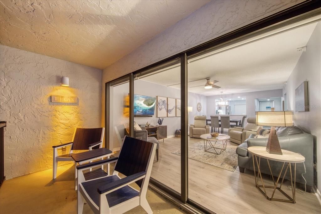 For Sale: $925,000 (2 beds, 2 baths, 1225 Square Feet)