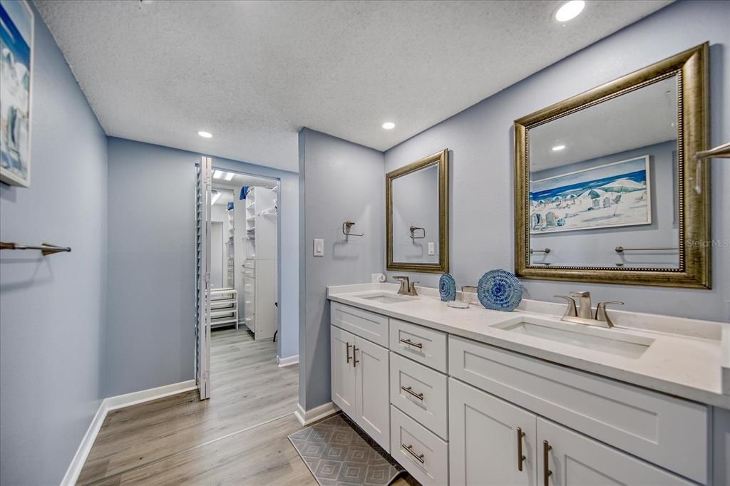 For Sale: $925,000 (2 beds, 2 baths, 1225 Square Feet)