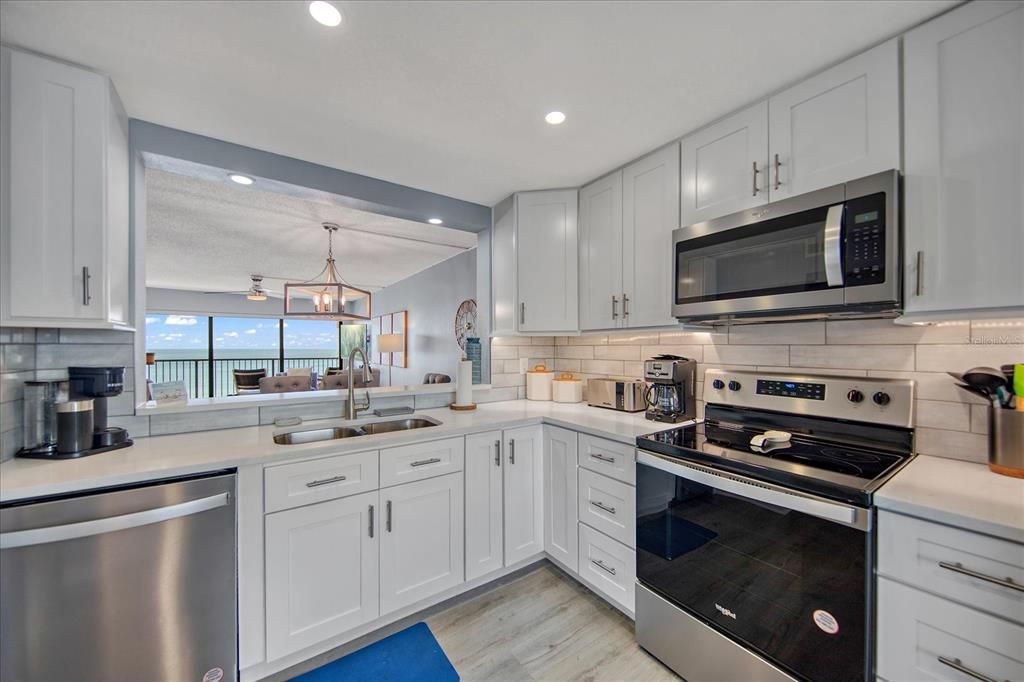 For Sale: $925,000 (2 beds, 2 baths, 1225 Square Feet)