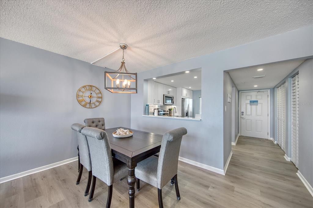 For Sale: $925,000 (2 beds, 2 baths, 1225 Square Feet)