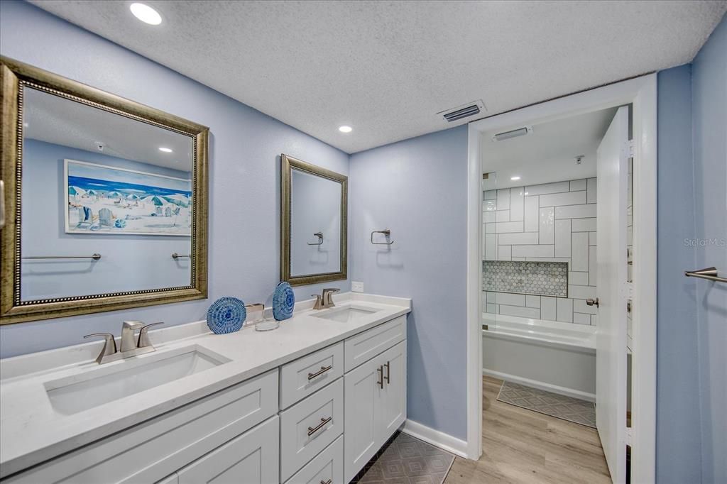 For Sale: $925,000 (2 beds, 2 baths, 1225 Square Feet)