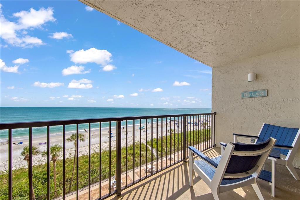 For Sale: $925,000 (2 beds, 2 baths, 1225 Square Feet)