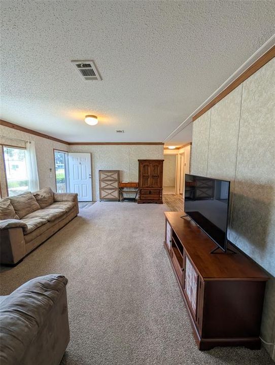For Sale: $220,000 (3 beds, 2 baths, 1248 Square Feet)
