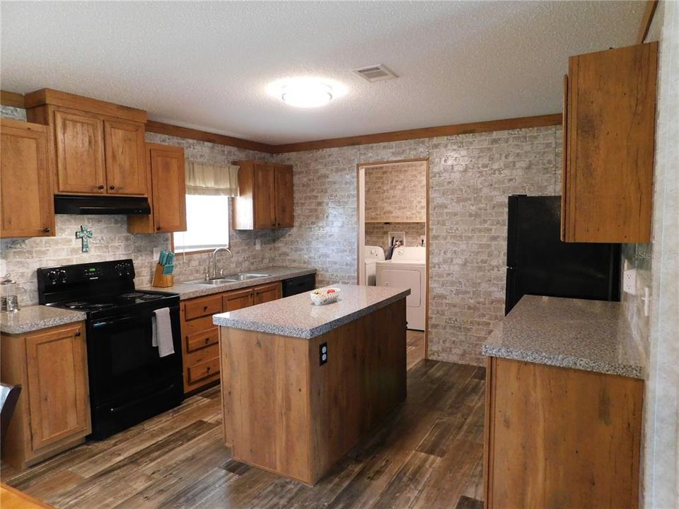 For Sale: $220,000 (3 beds, 2 baths, 1248 Square Feet)