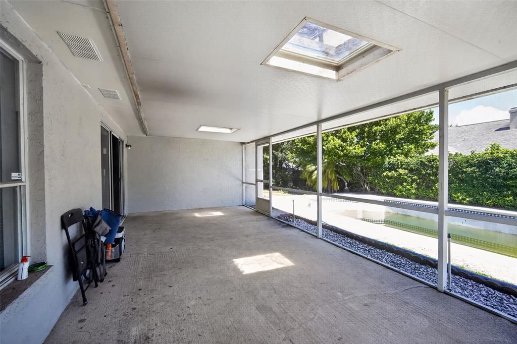 For Sale: $375,000 (3 beds, 2 baths, 1625 Square Feet)