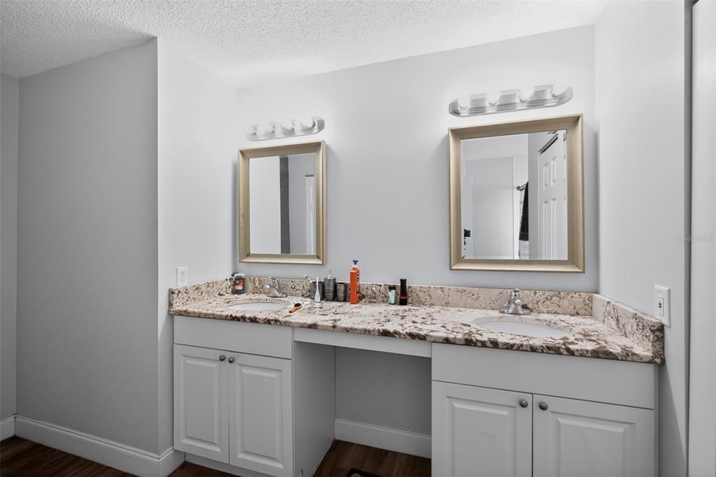 For Sale: $375,000 (3 beds, 2 baths, 1625 Square Feet)