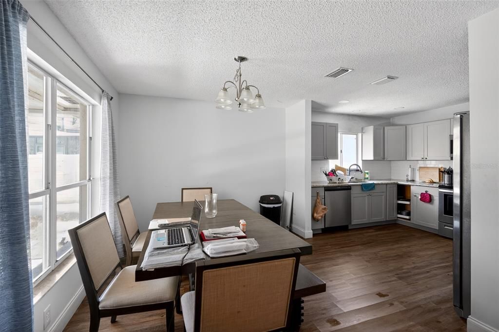 For Sale: $375,000 (3 beds, 2 baths, 1625 Square Feet)