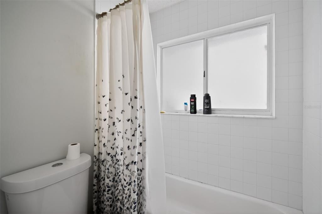 For Sale: $375,000 (3 beds, 2 baths, 1625 Square Feet)