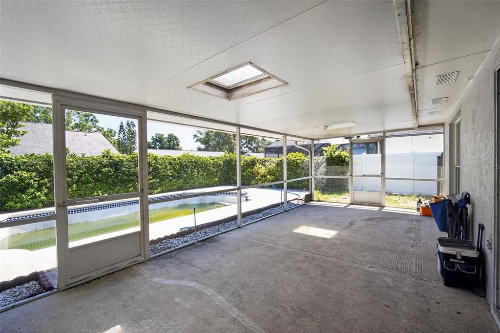 For Sale: $375,000 (3 beds, 2 baths, 1625 Square Feet)