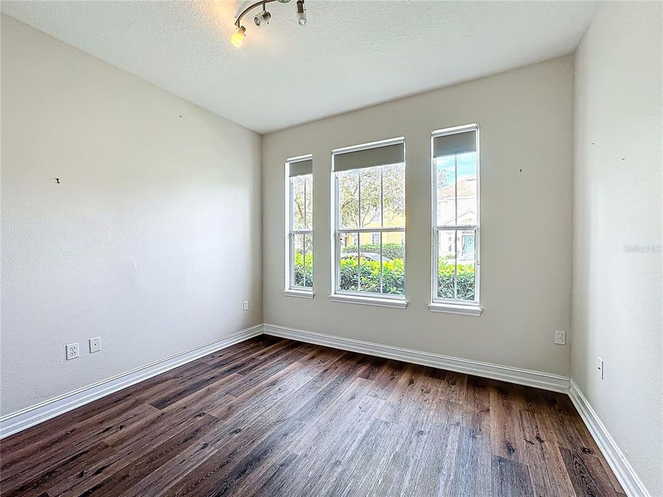 For Sale: $324,000 (2 beds, 2 baths, 1188 Square Feet)