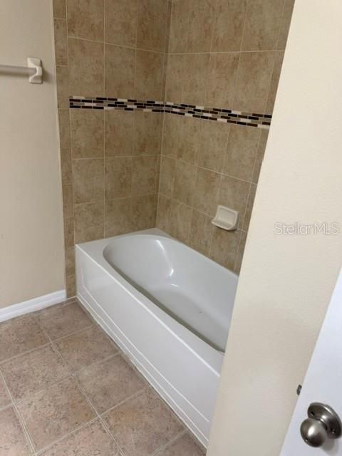 For Rent: $2,400 (3 beds, 2 baths, 2269 Square Feet)