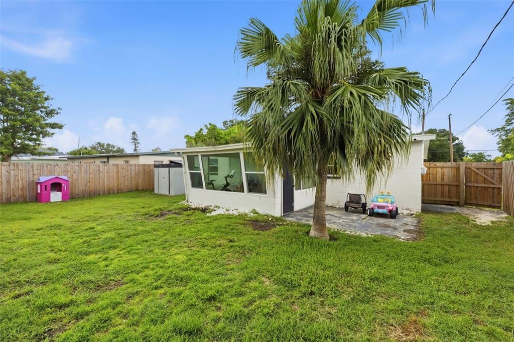 For Sale: $339,999 (2 beds, 1 baths, 1058 Square Feet)