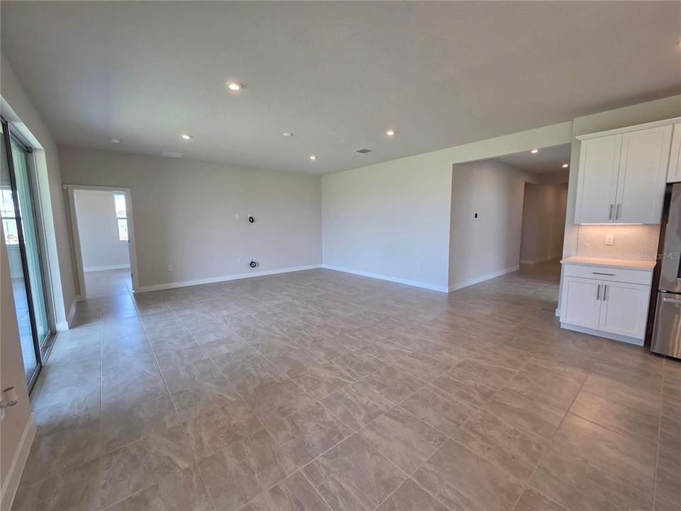 For Sale: $469,990 (4 beds, 3 baths, 2551 Square Feet)
