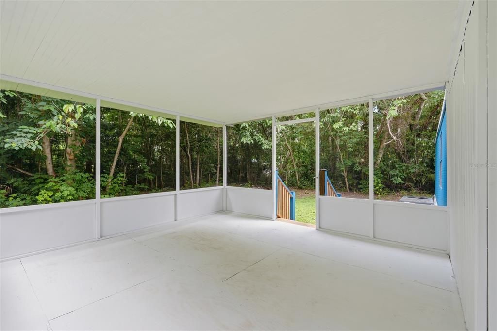 For Sale: $139,900 (2 beds, 1 baths, 784 Square Feet)