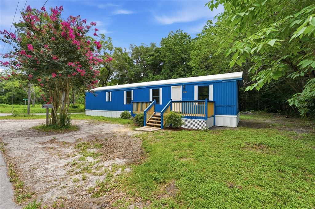 For Sale: $139,900 (2 beds, 1 baths, 784 Square Feet)