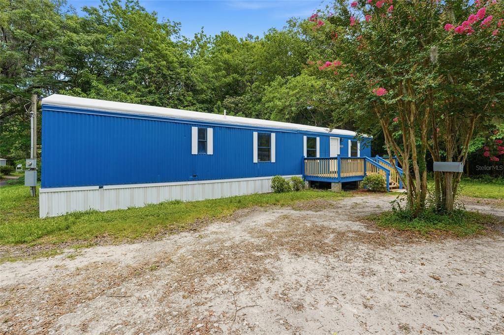 For Sale: $139,900 (2 beds, 1 baths, 784 Square Feet)
