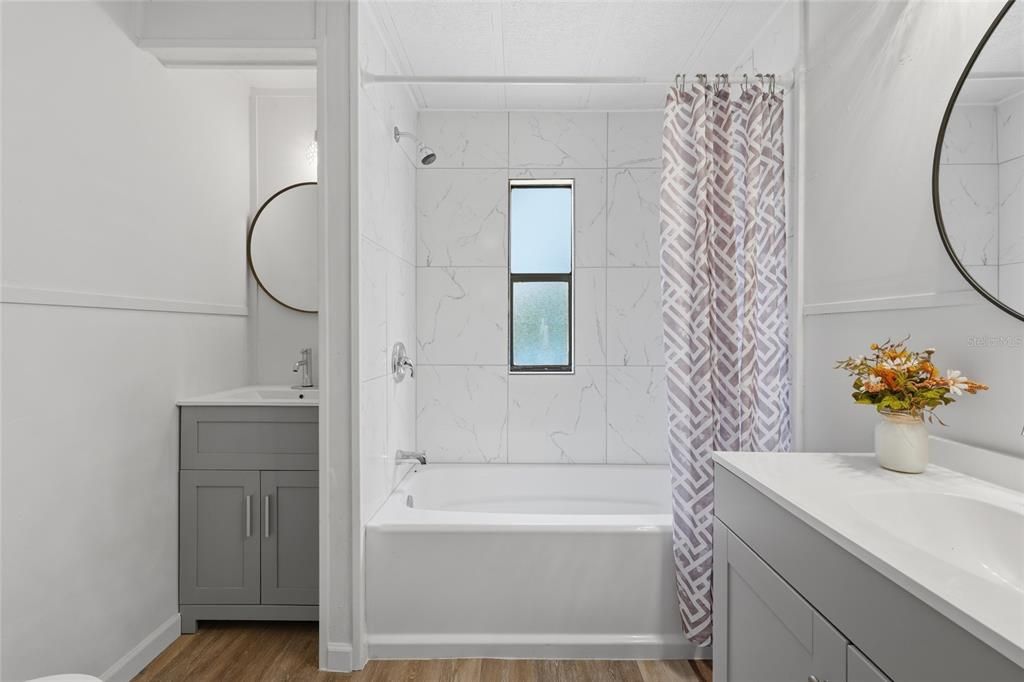 For Sale: $139,900 (2 beds, 1 baths, 784 Square Feet)