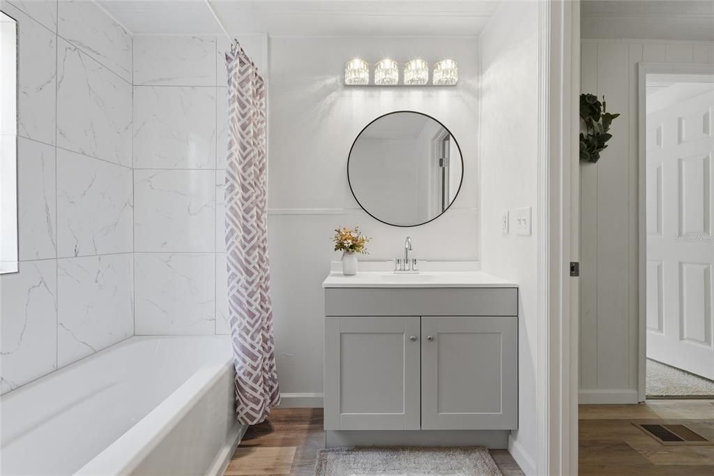 For Sale: $139,900 (2 beds, 1 baths, 784 Square Feet)