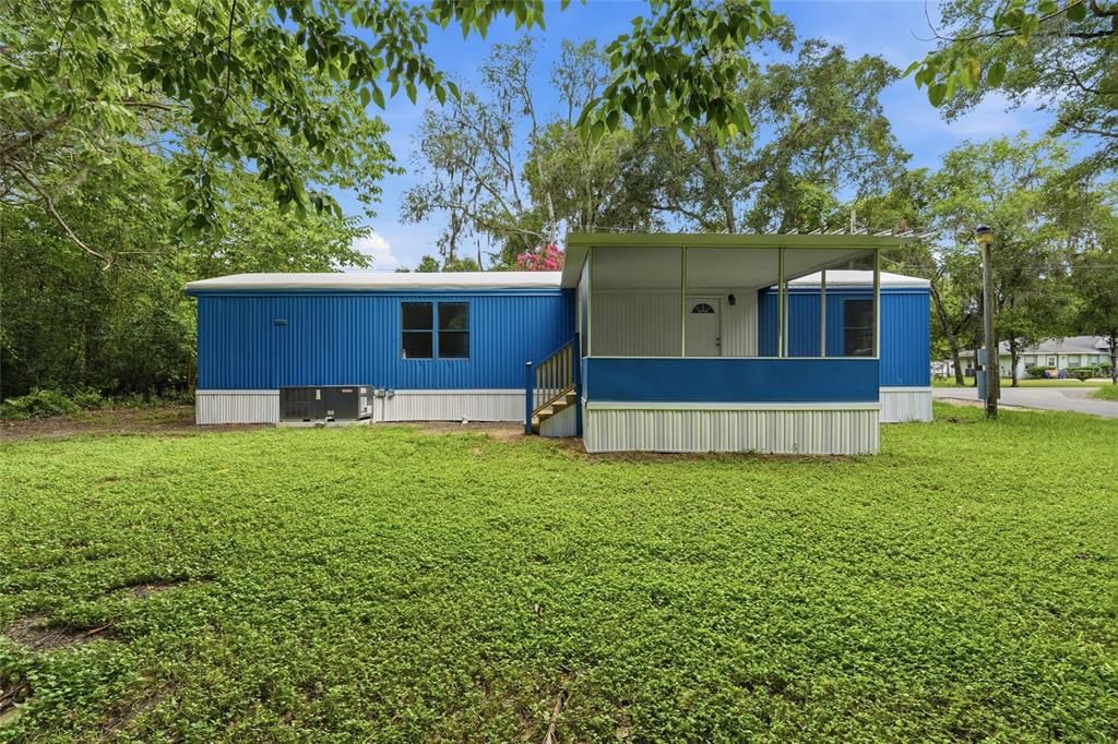 For Sale: $139,900 (2 beds, 1 baths, 784 Square Feet)
