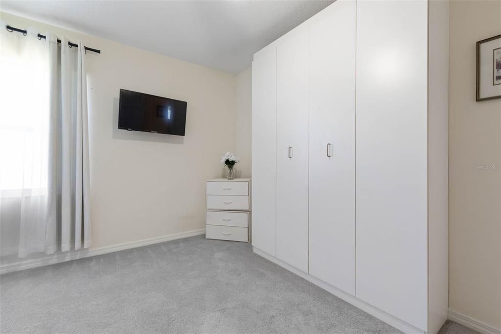 For Sale: $299,900 (3 beds, 2 baths, 1802 Square Feet)