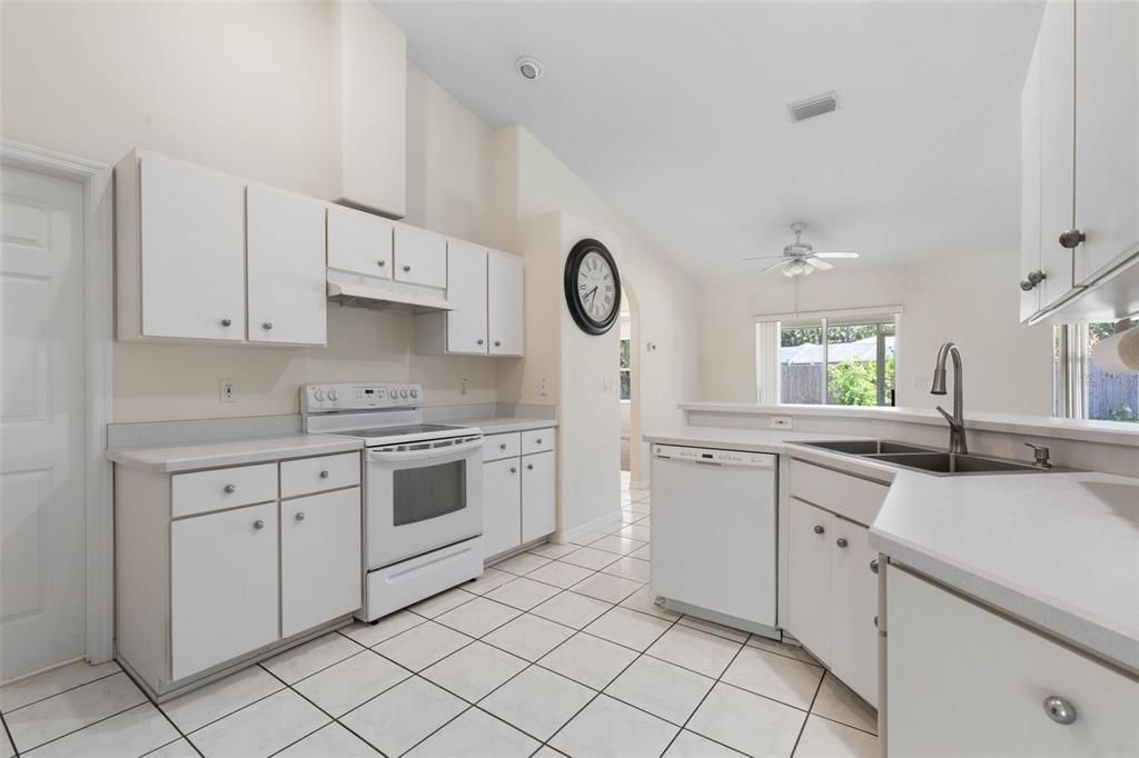 For Sale: $299,900 (3 beds, 2 baths, 1802 Square Feet)