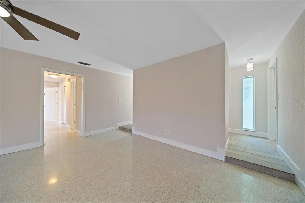 For Sale: $550,000 (3 beds, 2 baths, 1701 Square Feet)
