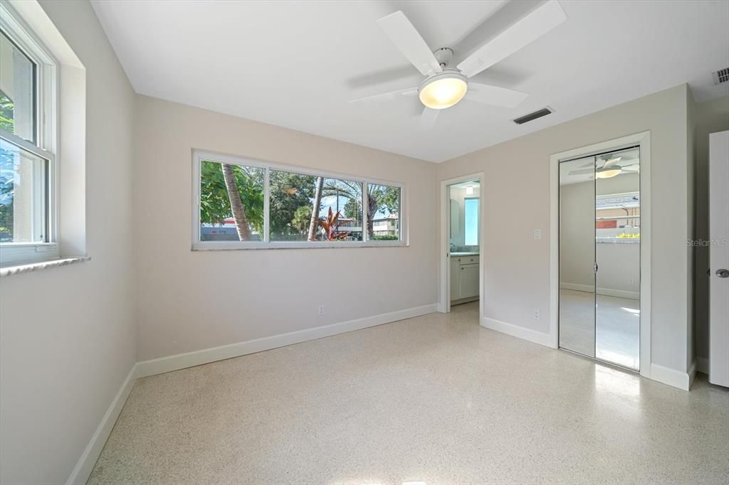 For Sale: $550,000 (3 beds, 2 baths, 1701 Square Feet)