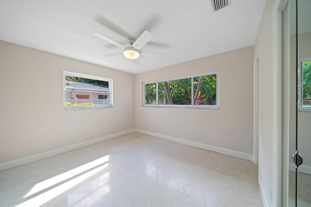 For Sale: $550,000 (3 beds, 2 baths, 1701 Square Feet)