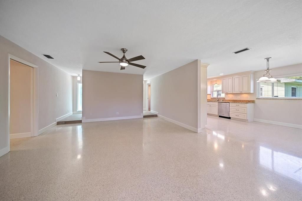 For Sale: $550,000 (3 beds, 2 baths, 1701 Square Feet)