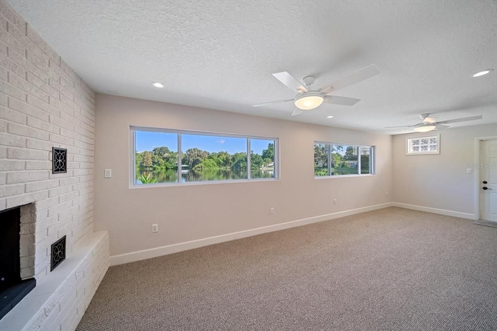 For Sale: $550,000 (3 beds, 2 baths, 1701 Square Feet)