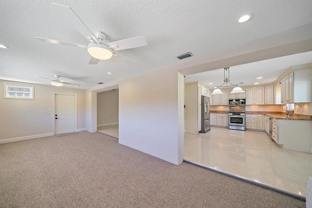 For Sale: $550,000 (3 beds, 2 baths, 1701 Square Feet)