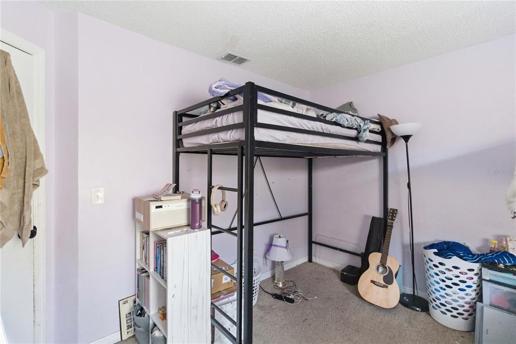 Activo con contrato: $350,000 (3 camas, 2 baños, 1520 Pies cuadrados)